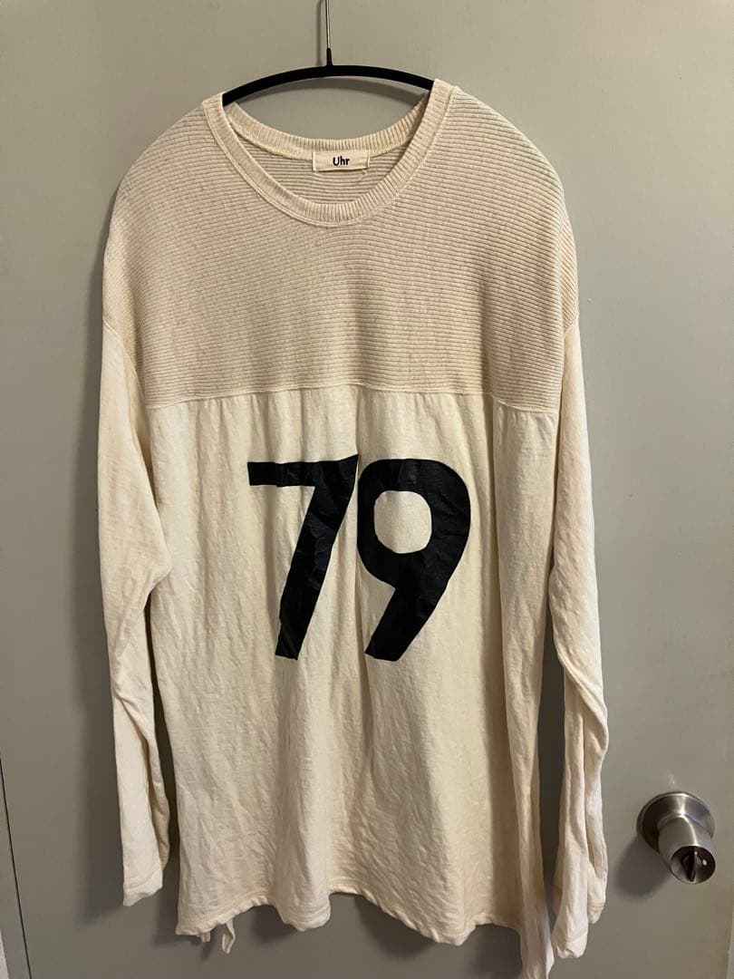 美品　Uhr ナンバー79プリント 長袖