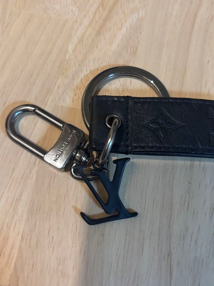 Louis Vuitton 黒 レザー キーホルダー