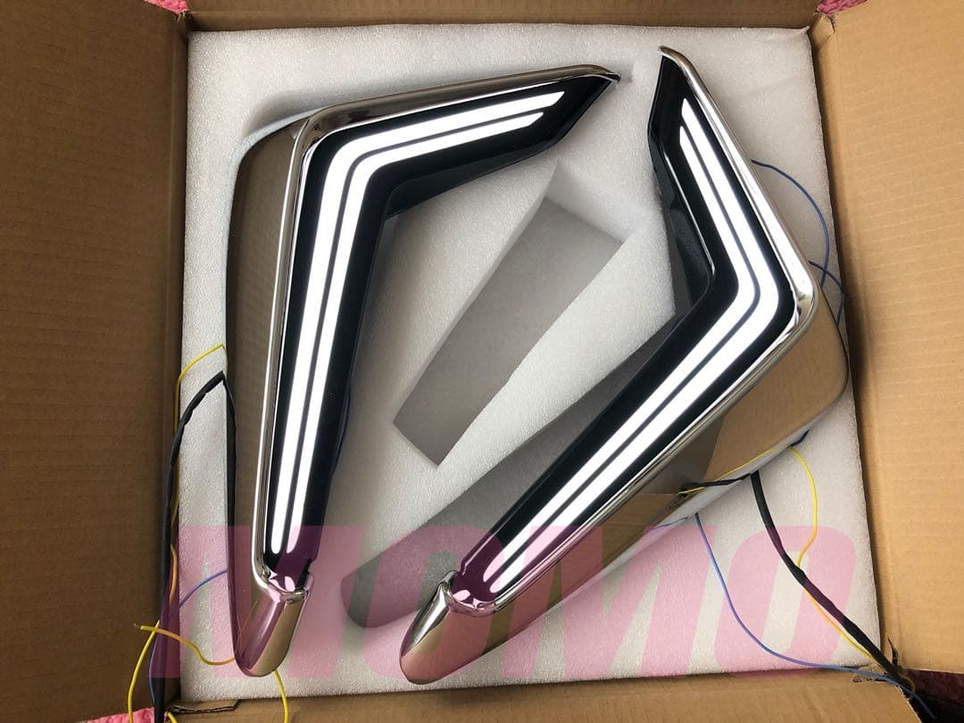 アルファード30後期 シグネチャーイルミブレード デイライト 流れるウインカー