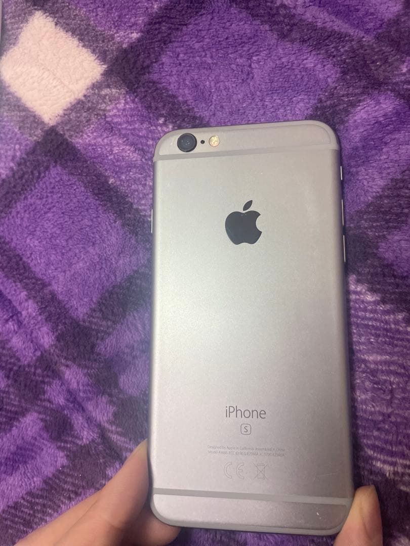 Apple iPhone 6s シルバー　32gb