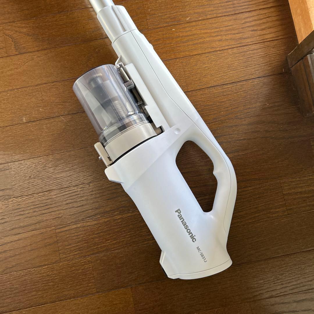 Panasonic コードレス掃除機　美品　MC-SB31J