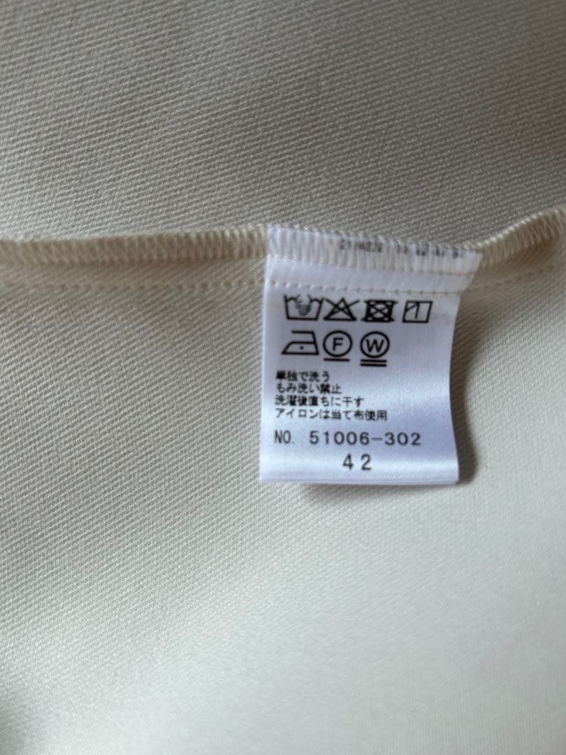 ローズティアラ ホワイトベスト 42