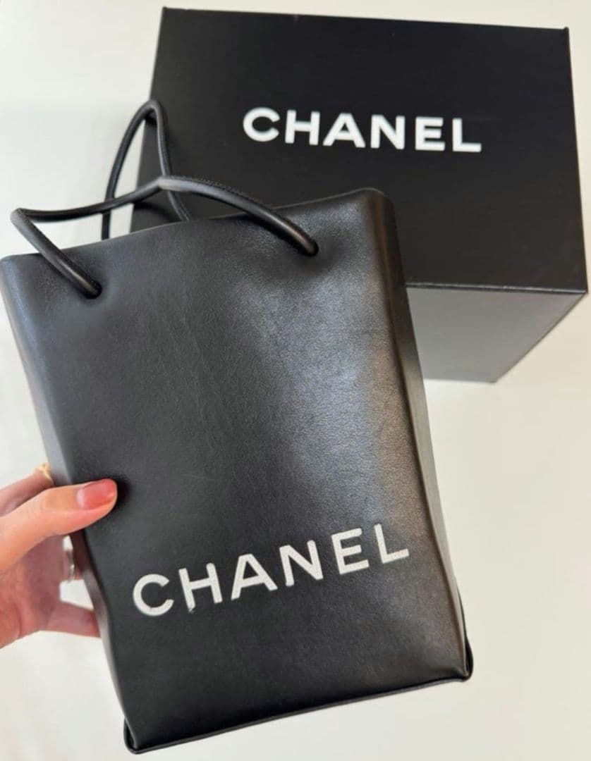 本物鑑定済♥シャネル CHANEL✨エッセンシャルトート　ブラック ハンドバッグ