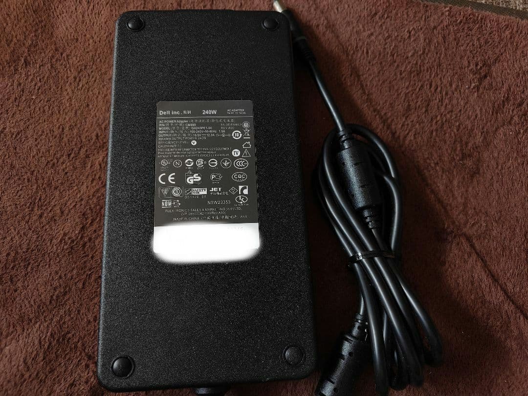 未使用 Dell 240W ACアダプター