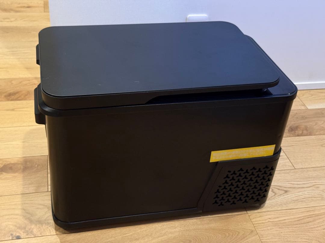 ポータブル車載冷蔵庫　30リッター　ブラック