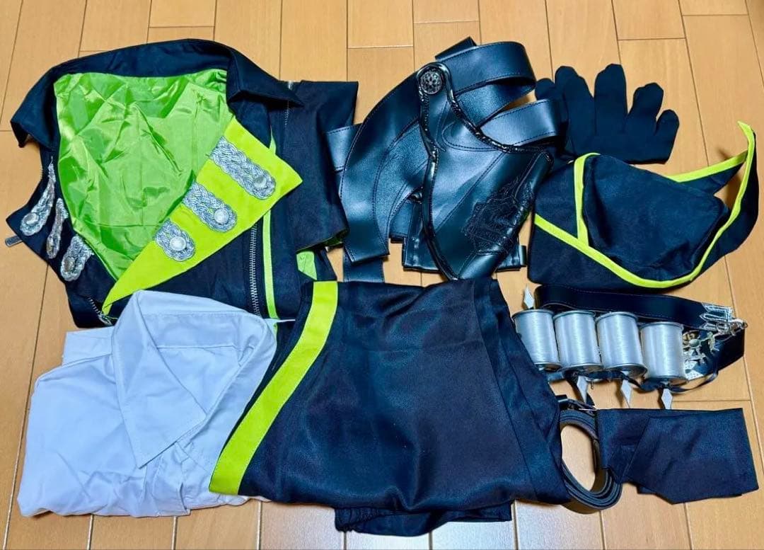 ディアソムニア寮服　コスプレ衣装　Mサイズ　シルバー　セベク