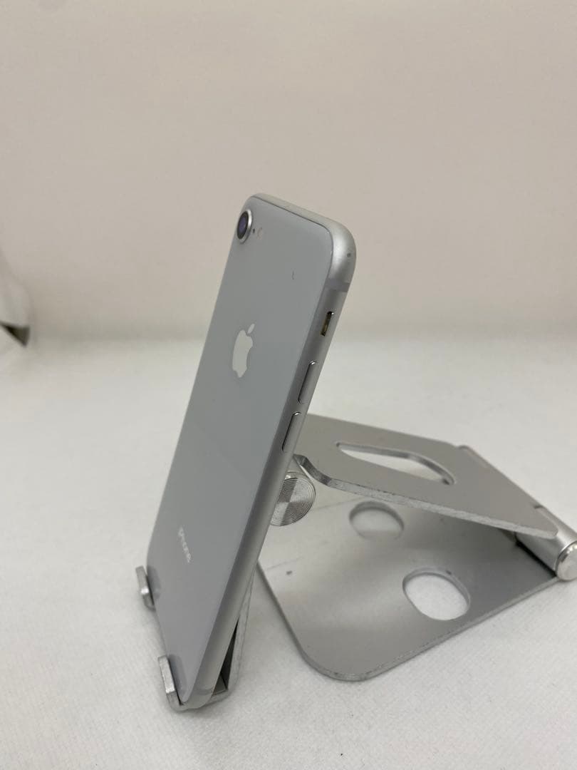 Iphone 8 64GB Sim フリー　91494