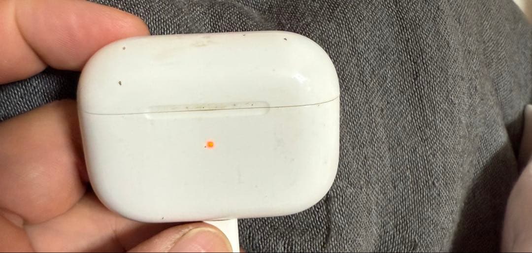 AirPods本体 使用感あり