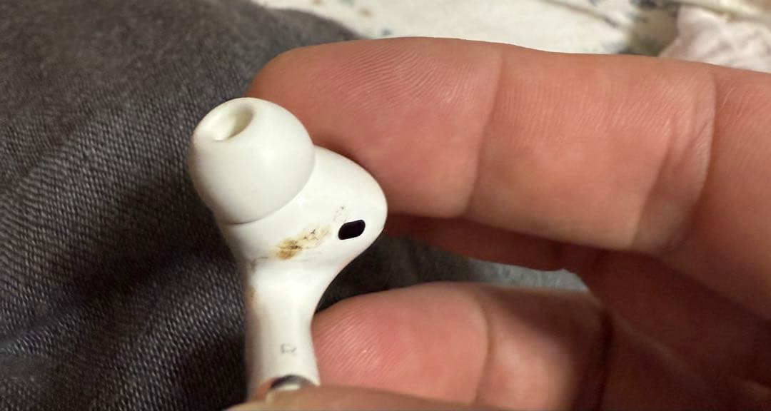 AirPods本体 使用感あり