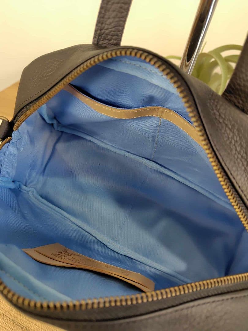 ミナペルホネン/pomppiaポンピアベージュ/ラウンドボストンブラック本革