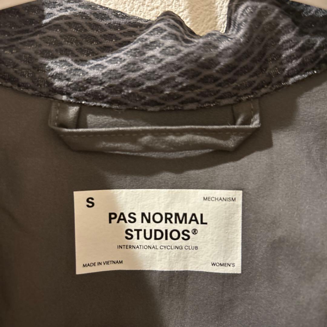 パスノーマルスタジオ　mechanism ジレ　レディースS