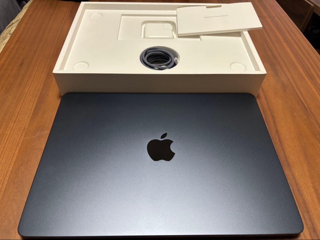 【ほぼ未使用】M3 MacBook Air 13インチ ミッドナイト