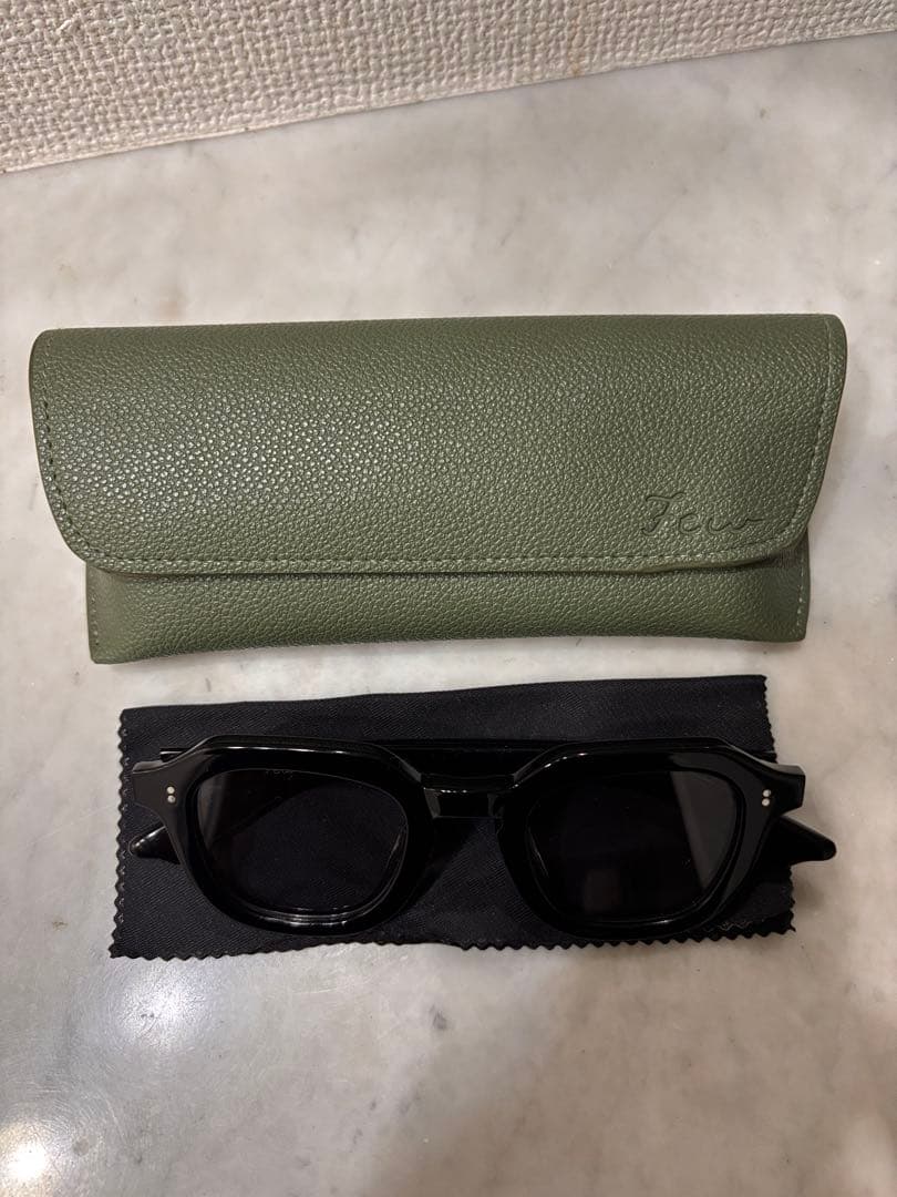 Few by NEW. F13 Black ブラック　サングラス