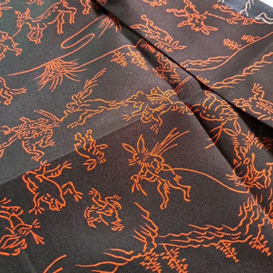 【丸洗い済】正絹 鳥獣戯画 長襦袢 黒字に朱赤 半衿付き