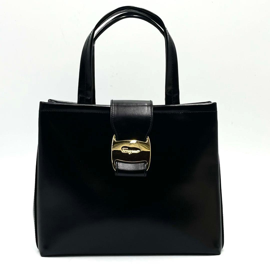 超極美品● フェラガモ ハンドバッグ ヴァラリボン 金具 ブラック レザー