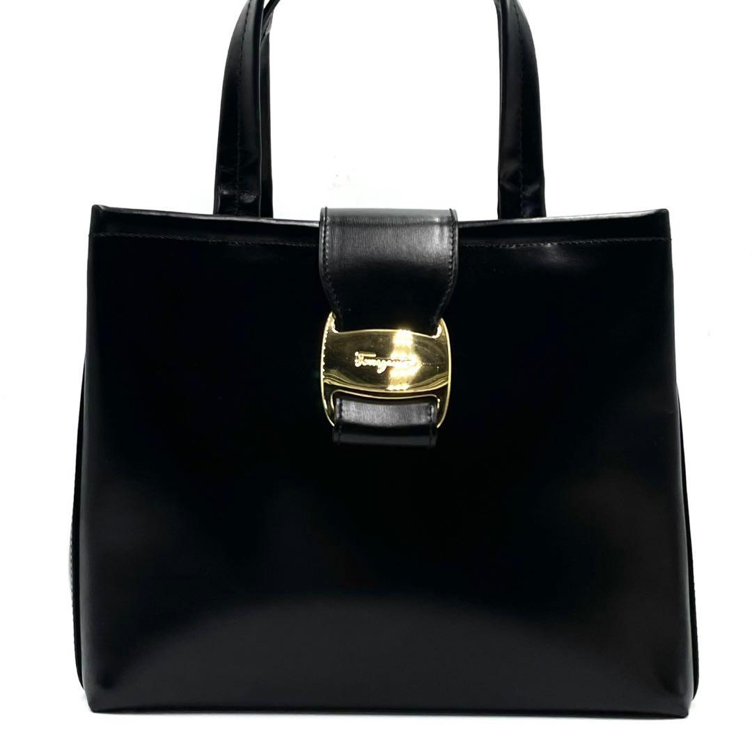 超極美品● フェラガモ ハンドバッグ ヴァラリボン 金具 ブラック レザー