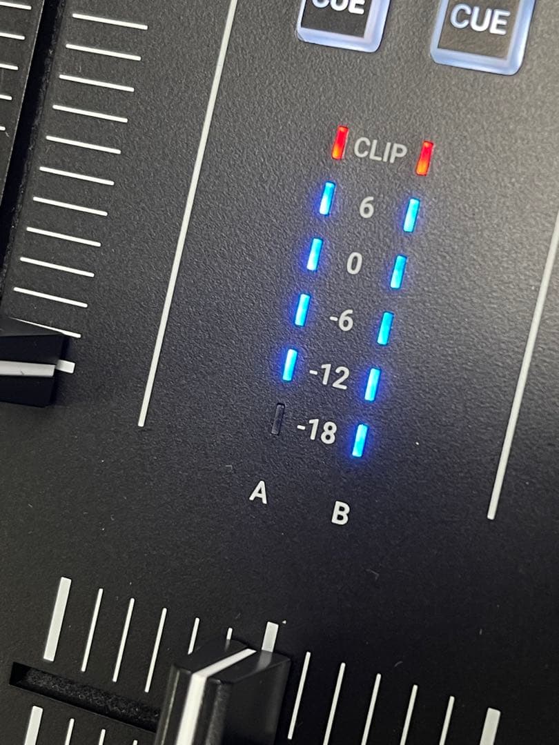 DJ機材 Traktor Kontrol S2
