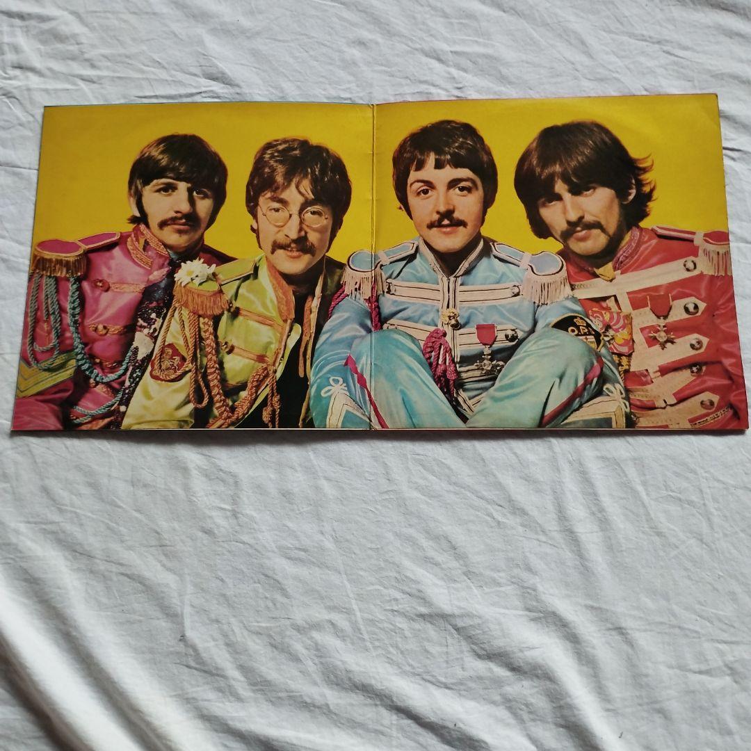 レコード　赤盤　国内盤　オデオン盤　サージェントペパーズ　ビートルズ　送料込み