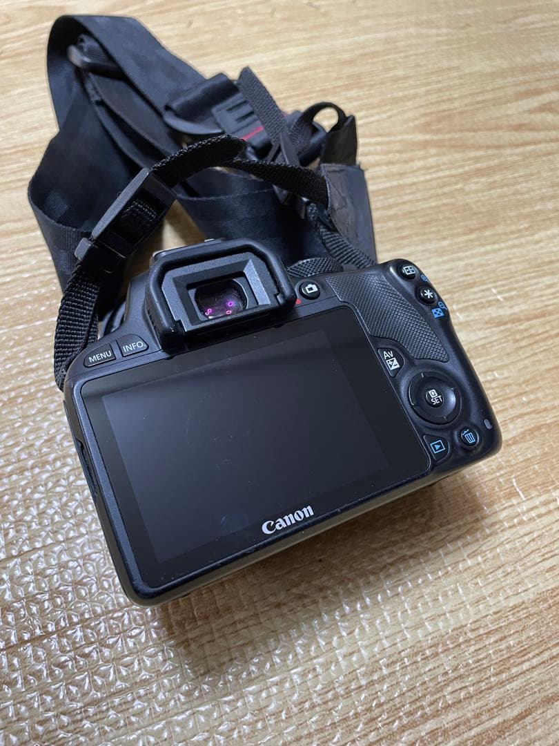Canon EOS Kiss X7 黒　本体のみ