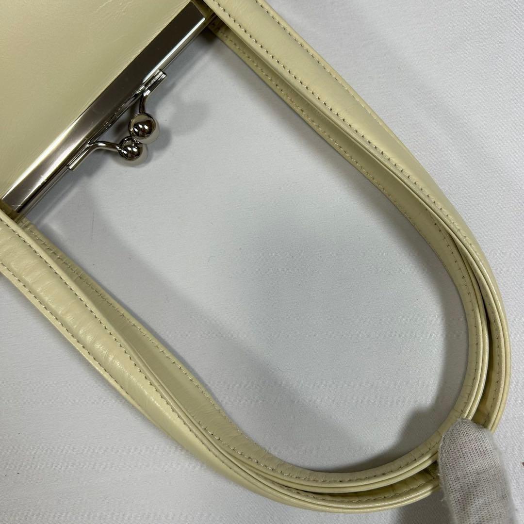 【極美品】ヴィヴィアンウエストウッド ハンドバッグ がま口 レザー オーブ 白