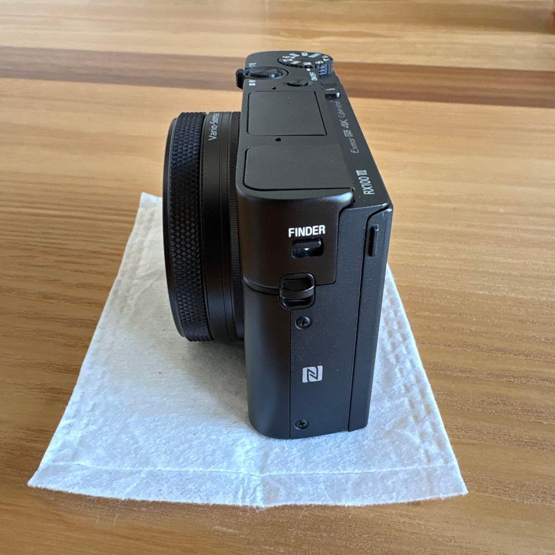 ソニー Cyber-Shot DSC-RX100M7