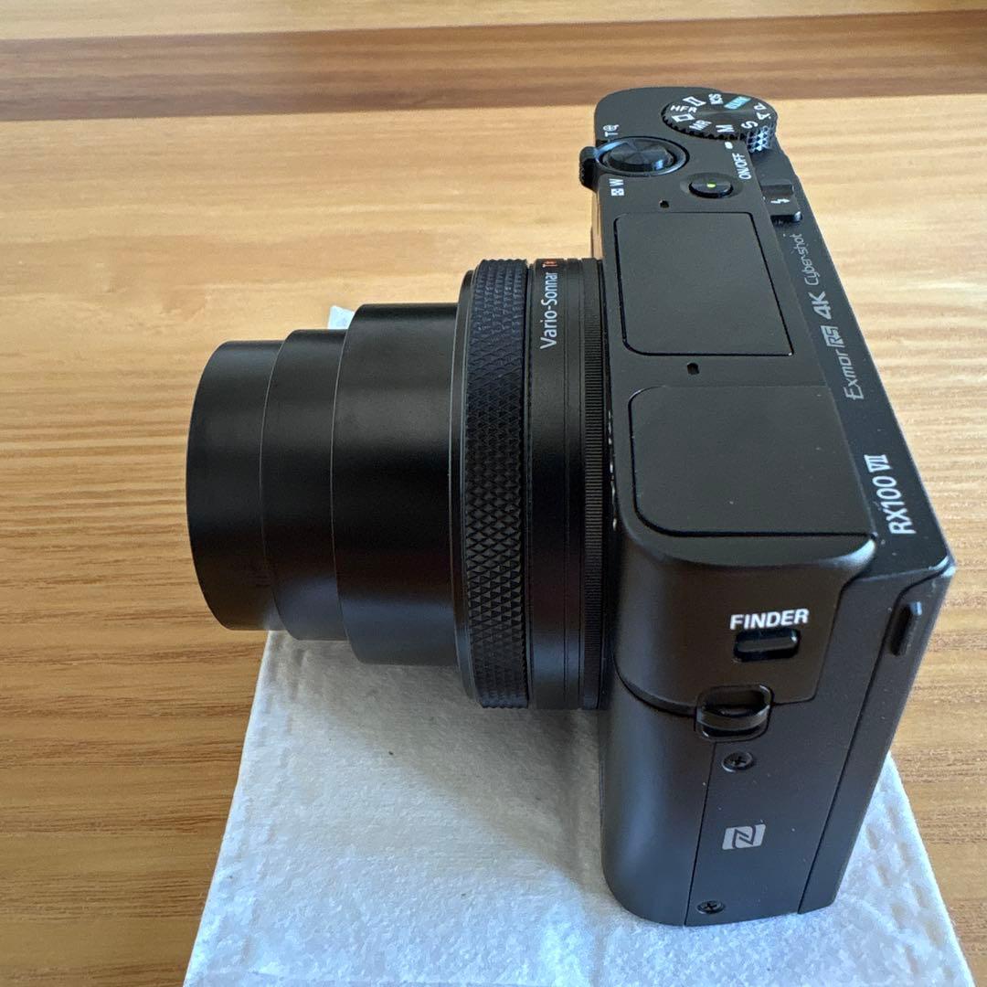 ソニー Cyber-Shot DSC-RX100M7