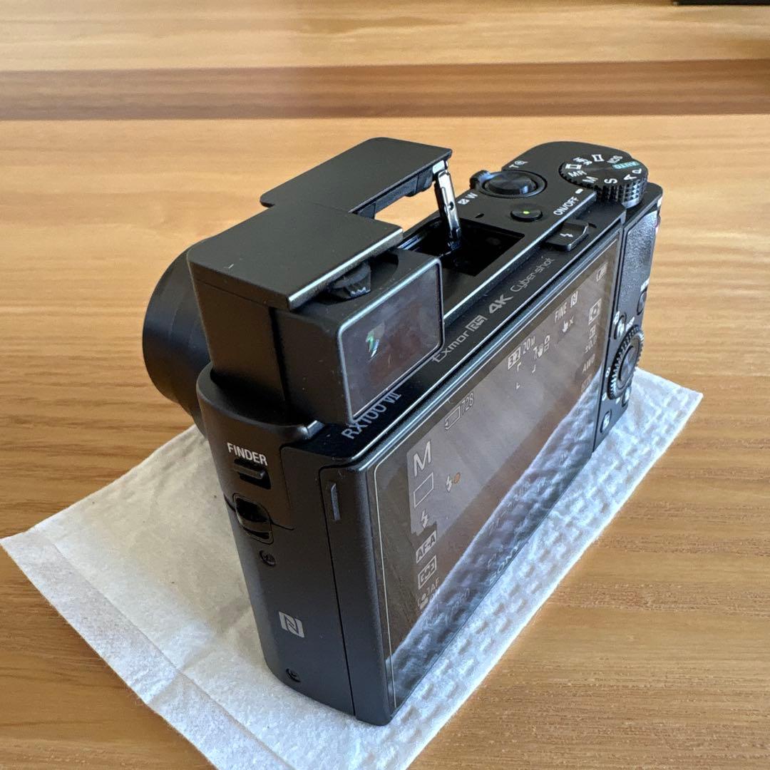 ソニー Cyber-Shot DSC-RX100M7