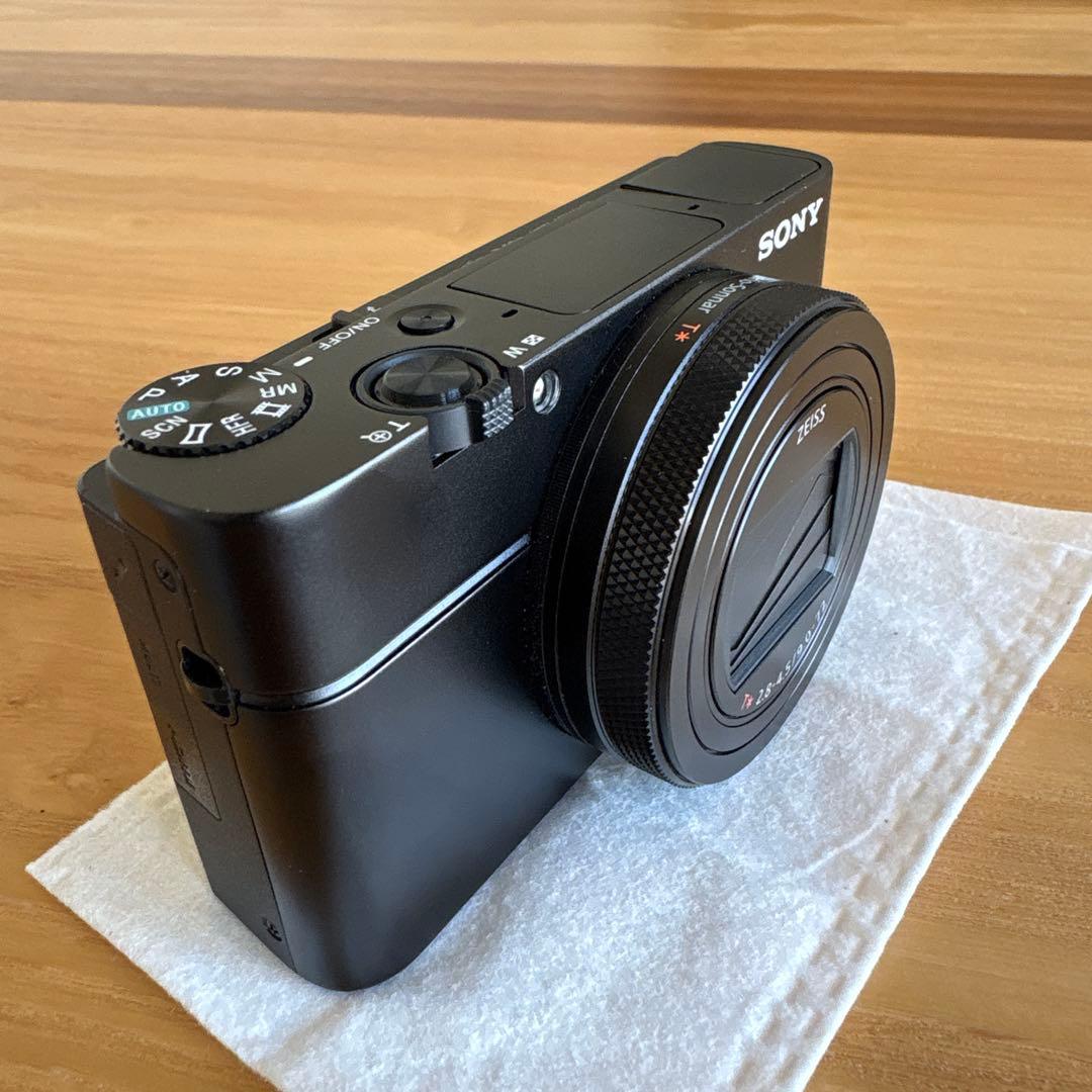 ソニー Cyber-Shot DSC-RX100M7