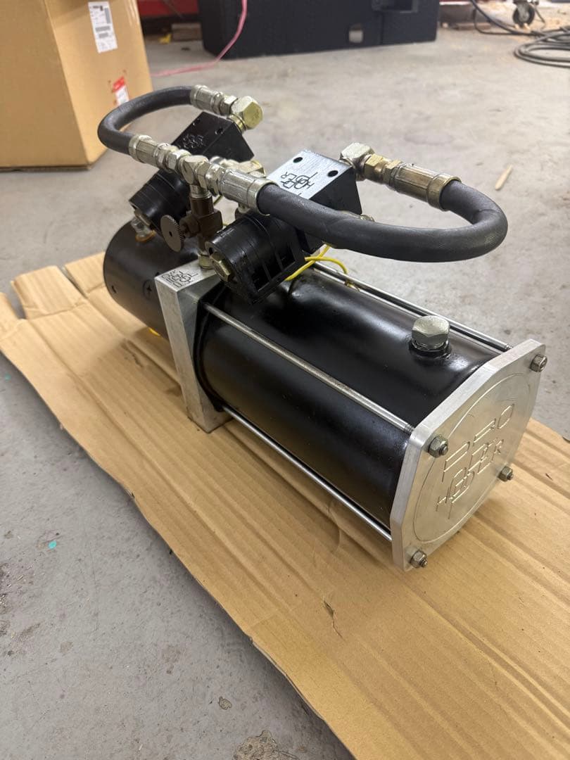 や*屋様 ハイドロポンプ　ローライダー インパラ　キャデラック　タウンカー