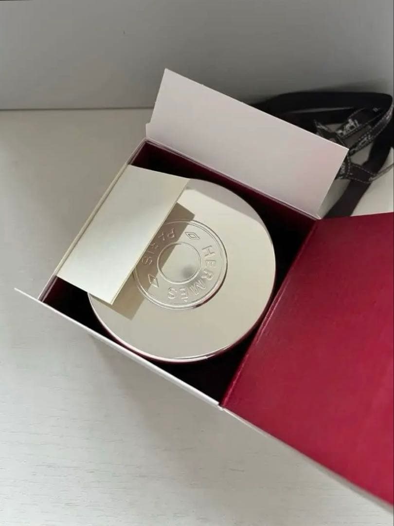 HERMES パフュームド ボディクリーム バルニア 200ml 箱、紙袋付き