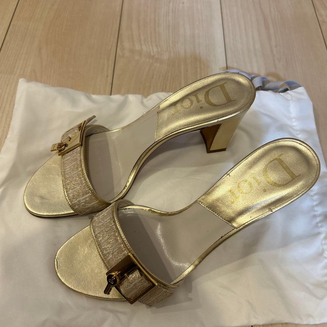 Dior ゴールド ミュールサンダル