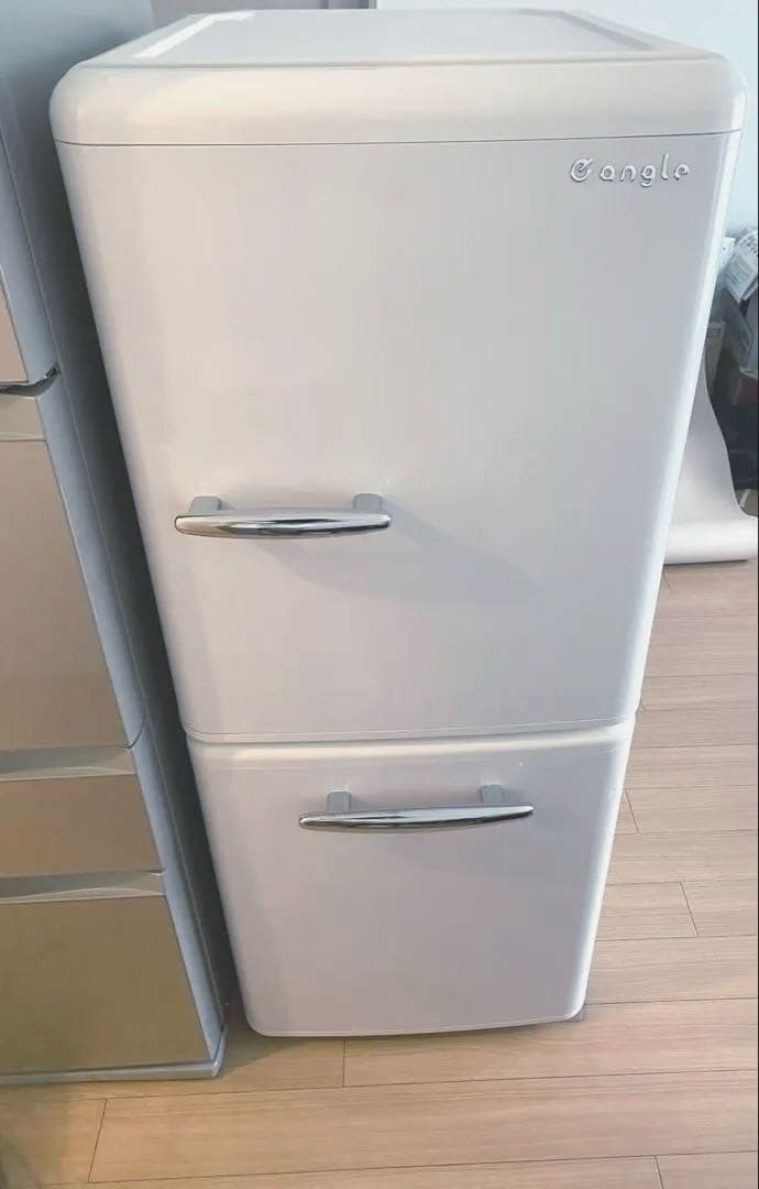 e angle 冷蔵庫　2019年製