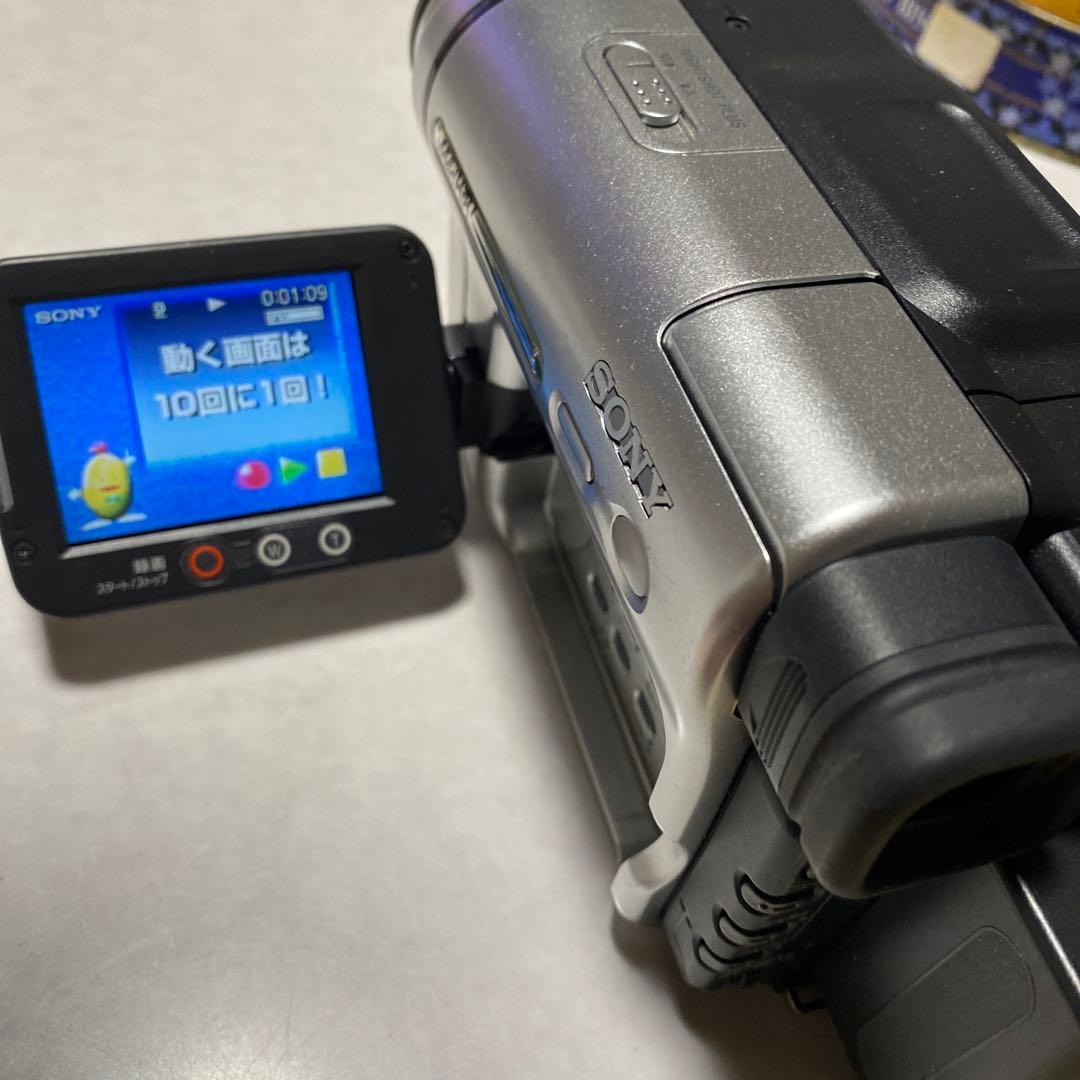 SONY VideoHi8Handycam CCD-TRV126 ①
