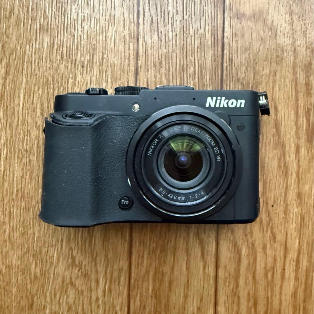 Nikon Coolpix P7700 動作確認済み ラバー剥がれ