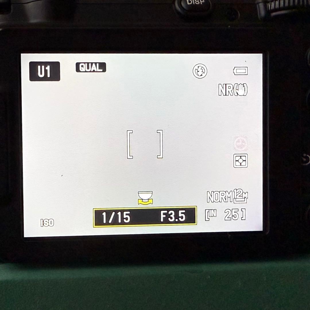 Nikon Coolpix P7700 動作確認済み ラバー剥がれ