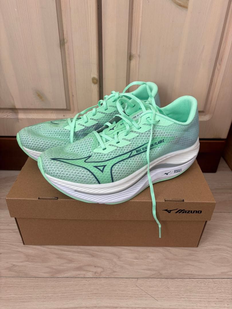 【新品タグ付き】ミズノ　ウェーブリベリオンフラッシュ2 27cm