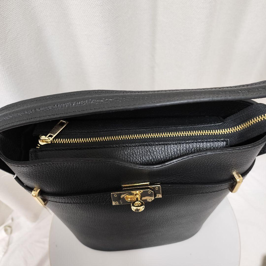 訳あり新品　AULENTTI　ワンハンドル金具付きbasketバック　牛革