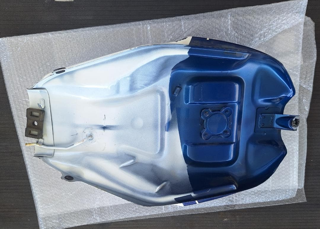 ホンダ VF750F タンク 青/白