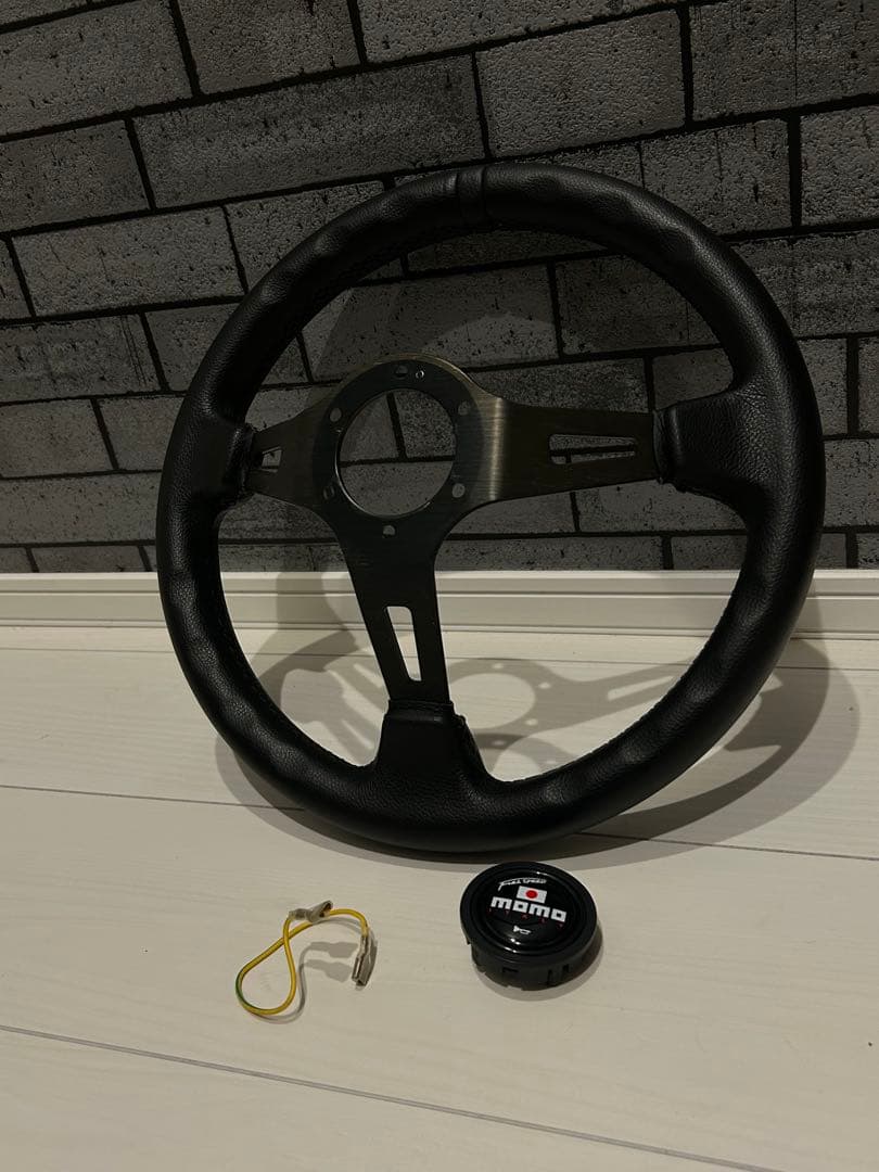 MOMO モモ ステアリング 32φ DEEP おまけ