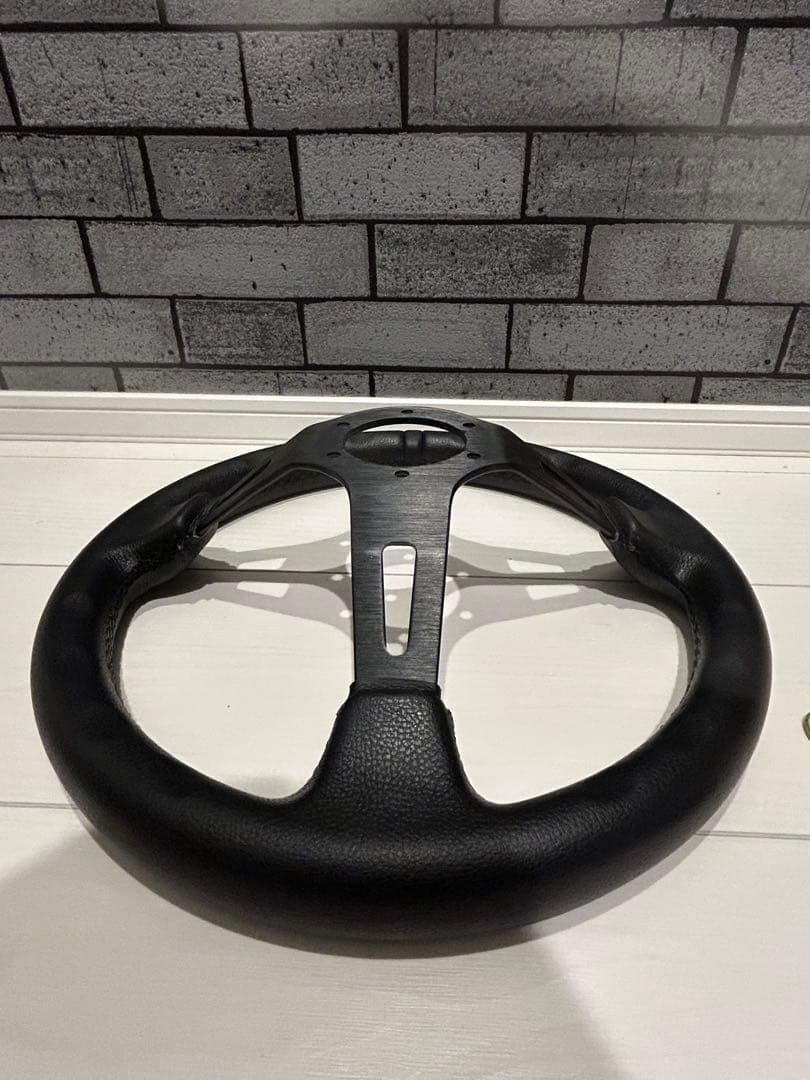 MOMO モモ ステアリング 32φ DEEP おまけ