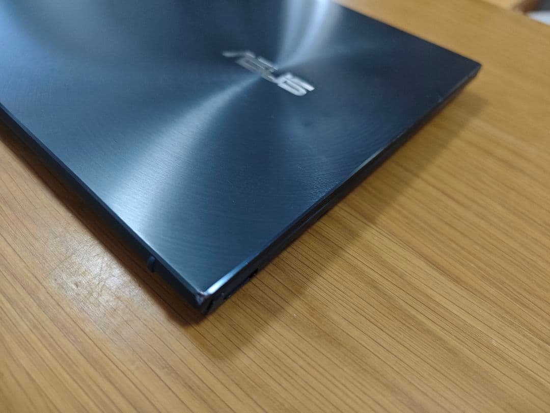 ASUS　Zenbook 13　UX325EA