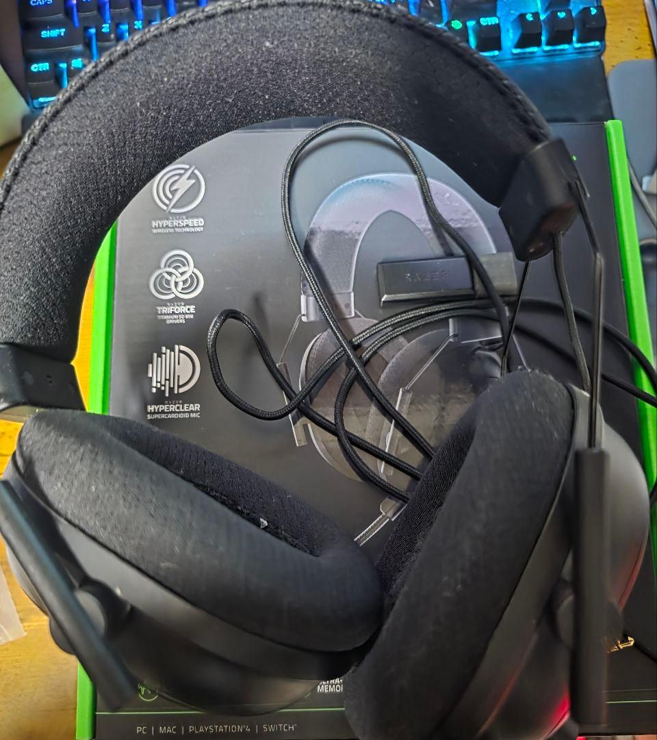 Razer BlackShark V2 Pro ワイヤレスゲーミングヘッドセット