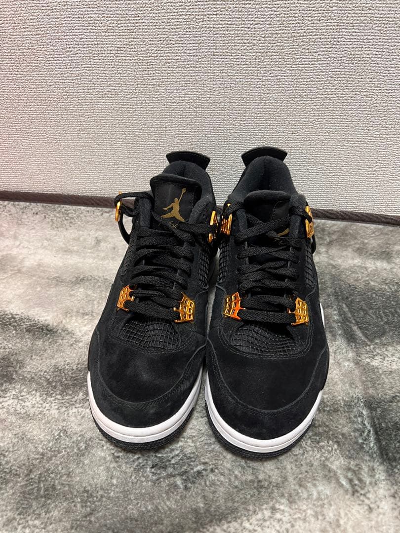 ジョーダン4ロイヤル　2回着用　値下げ不可