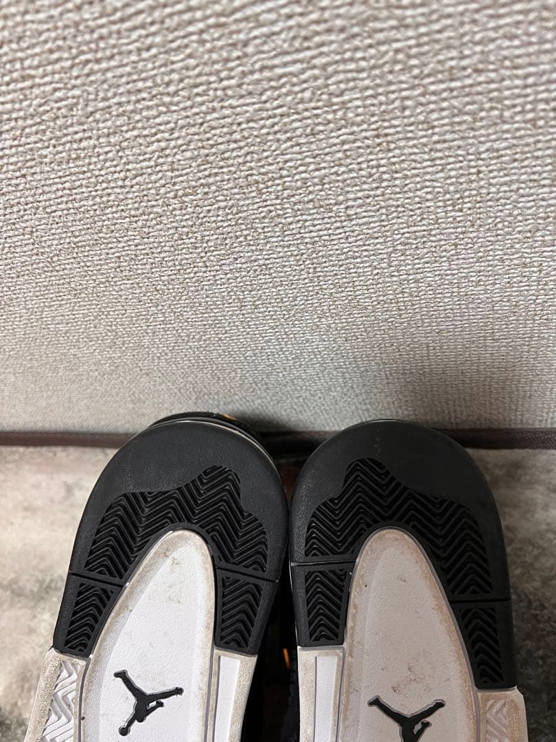 ジョーダン4ロイヤル　2回着用　値下げ不可