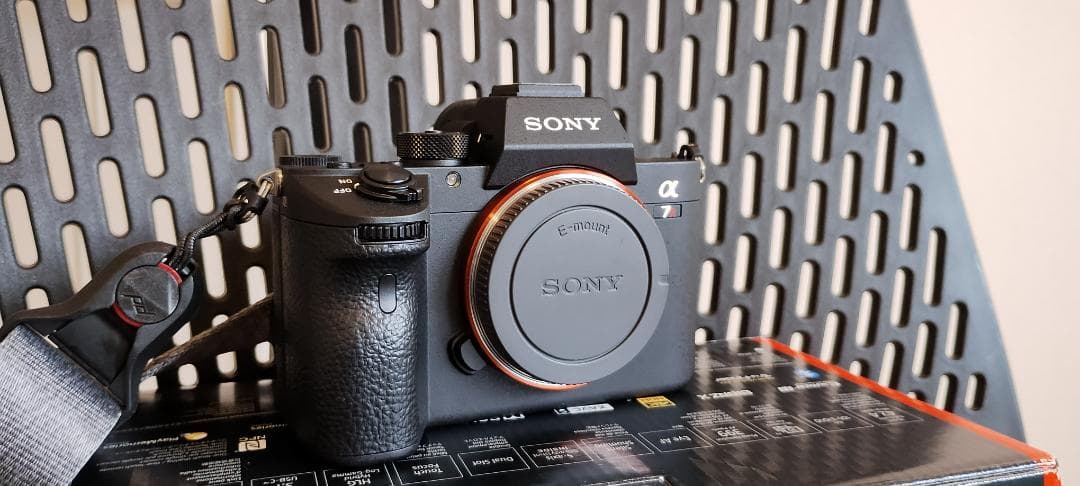 ほぼ未使用！SONY α7RIII ILCE-7RM3 ソニーストア購入/38万