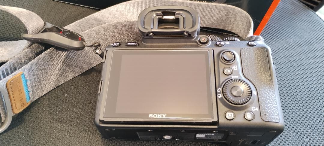 ほぼ未使用！SONY α7RIII ILCE-7RM3 ソニーストア購入/38万