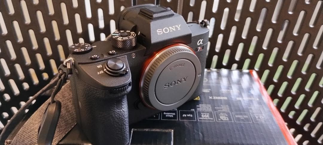 ほぼ未使用！SONY α7RIII ILCE-7RM3 ソニーストア購入/38万