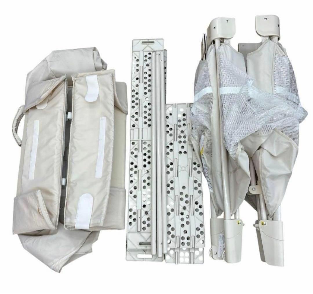 アップリカ　折り畳みベビーベッド ココネルエアー ミルクホワイト