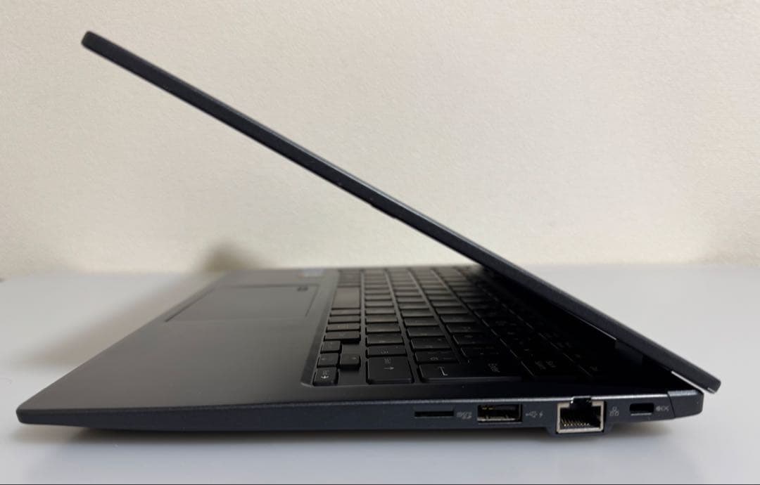 累積1518h 東芝 G83/HU 16GB 256GB Office 顔/指紋