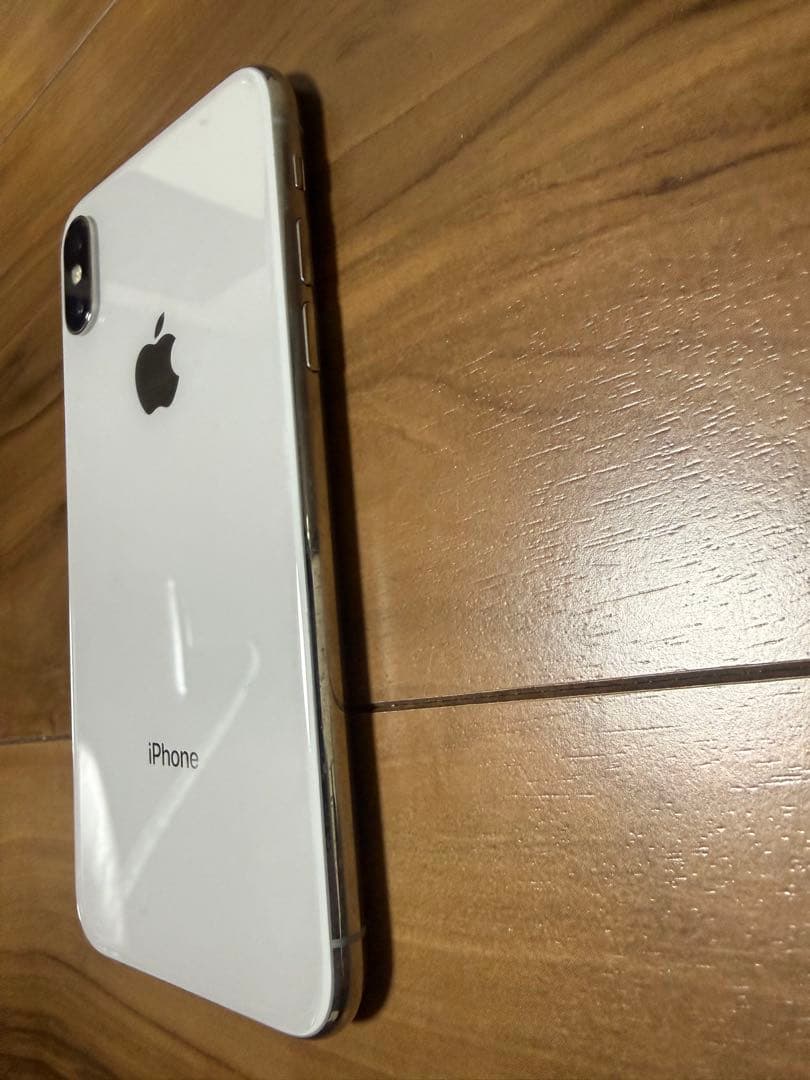 Apple iPhone X シルバー